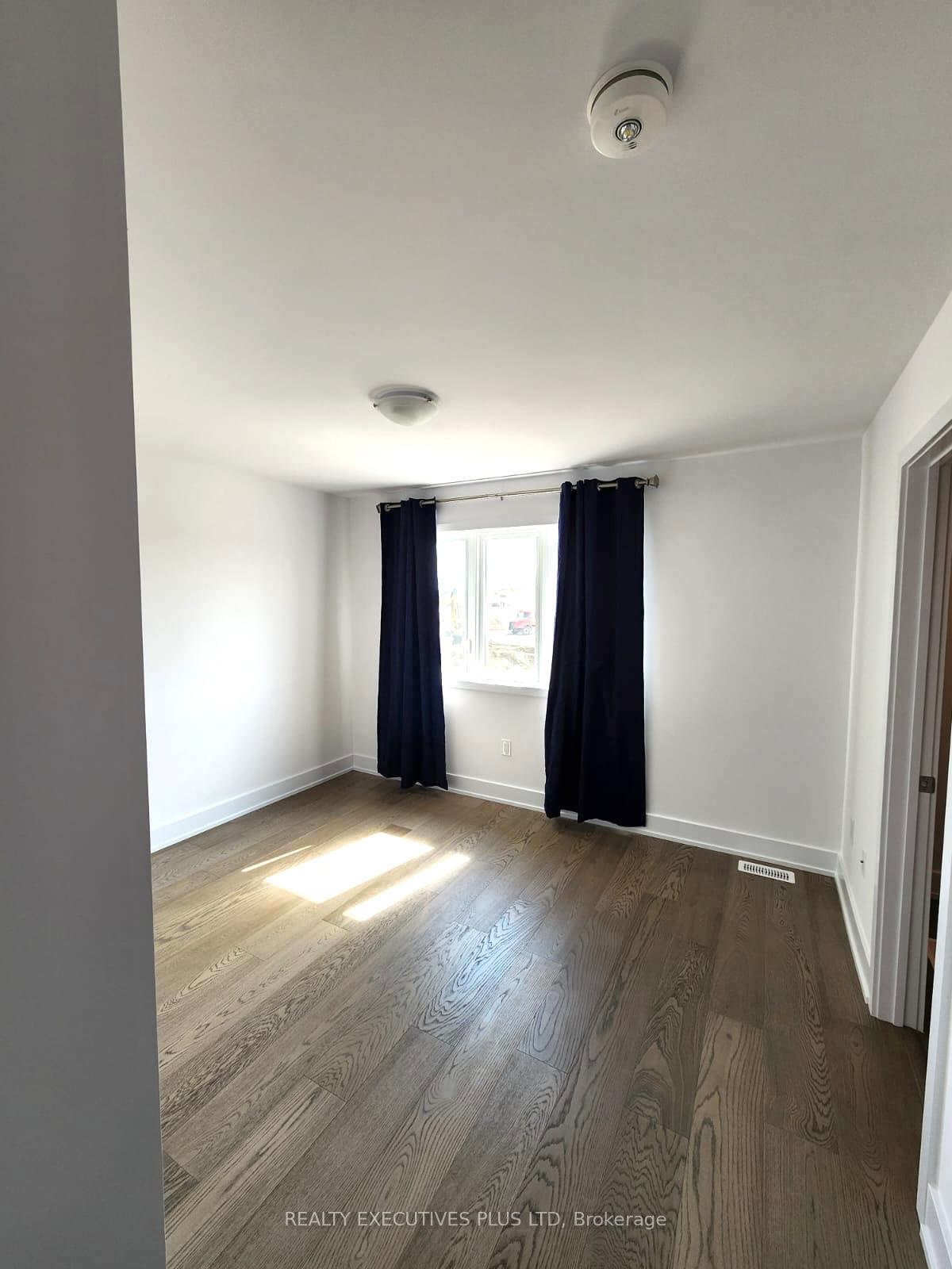Photo 14 of 53 Gateway Drive, Barrie, Rural Barrie Southeast — HOMEH