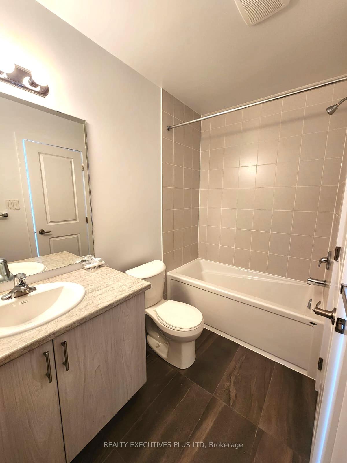 Photo 9 of 53 Gateway Drive, Barrie, Rural Barrie Southeast — HOMEH