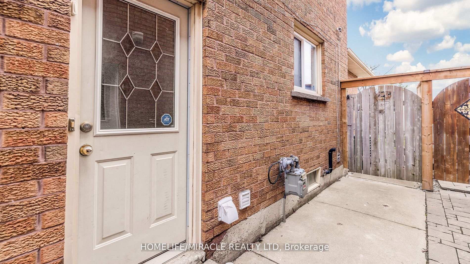 Photo 7 of Unit Bsmt, 74 Kingknoll Drive, Brampton, Fletcher's Creek South — HOMEH