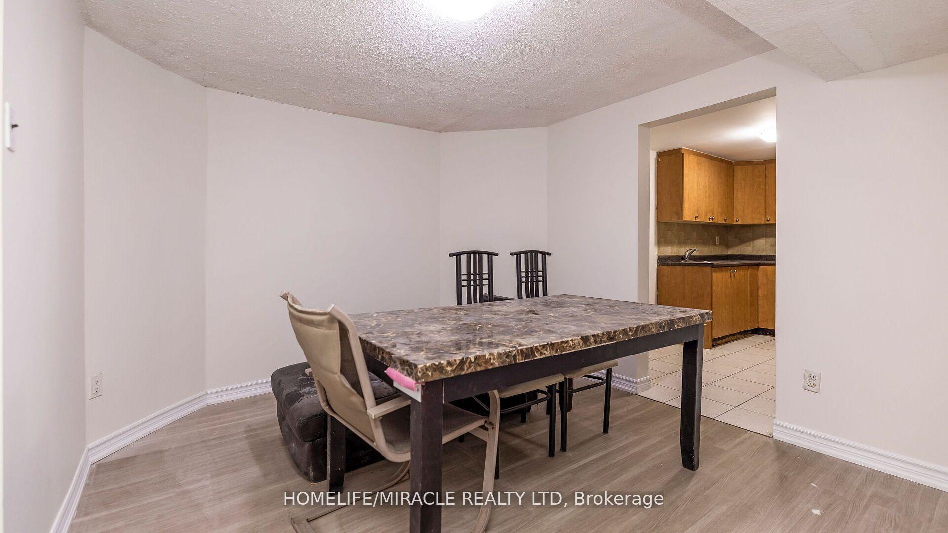 Photo 4 of Unit Bsmt, 74 Kingknoll Drive, Brampton, Fletcher's Creek South — HOMEH