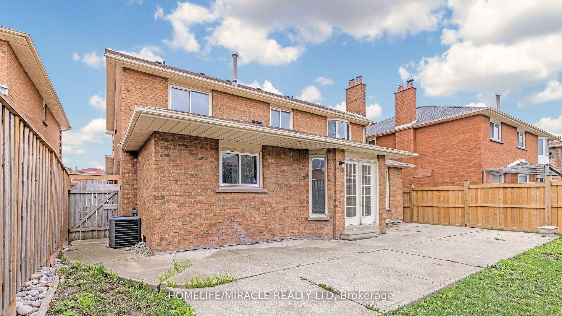 Photo 8 of Unit Bsmt, 74 Kingknoll Drive, Brampton, Fletcher's Creek South — HOMEH