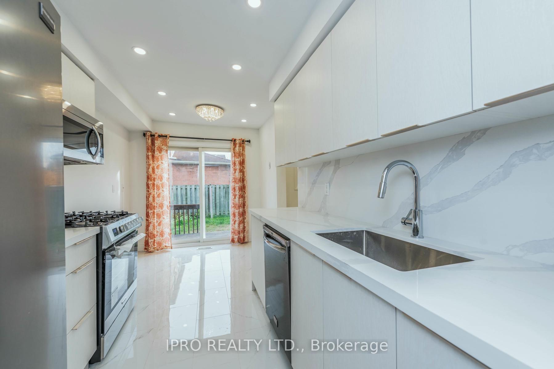 Photo 14 of 1666 McBrady Crescent, Pickering, Brock Ridge — HOMEH
