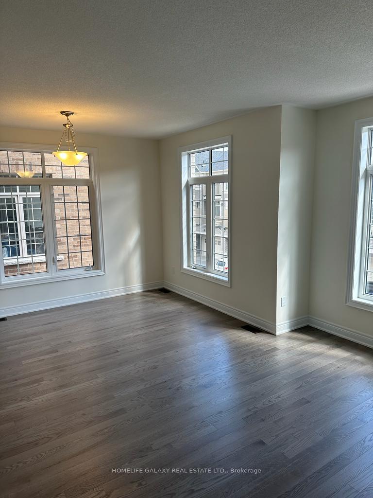 Photo 6 of 28 Phillipsen Way, Markham, Cedarwood — HOMEH