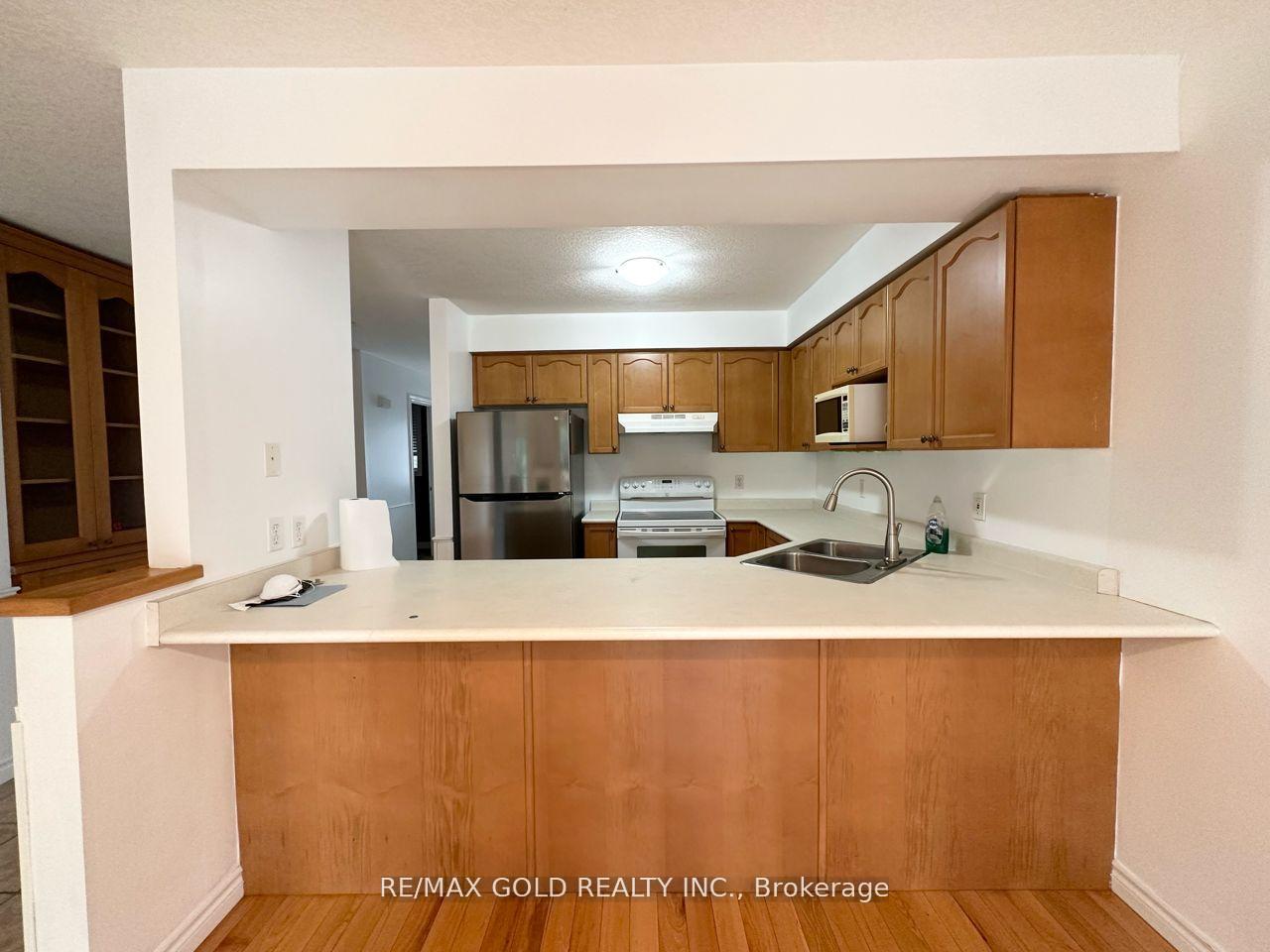 Photo 2 of 509 Mariner Drive, Waterloo — HOMEH