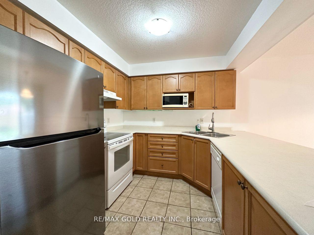 Photo 3 of 509 Mariner Drive, Waterloo — HOMEH