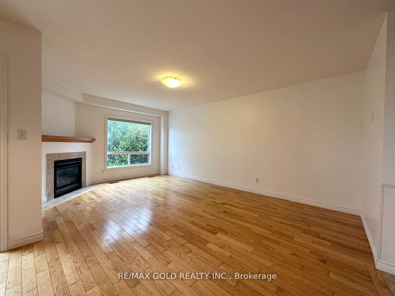 Photo 12 of 509 Mariner Drive, Waterloo — HOMEH