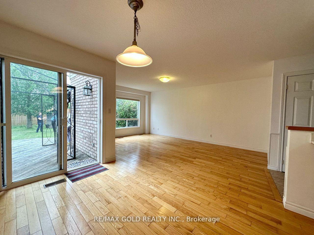Photo 17 of 509 Mariner Drive, Waterloo — HOMEH