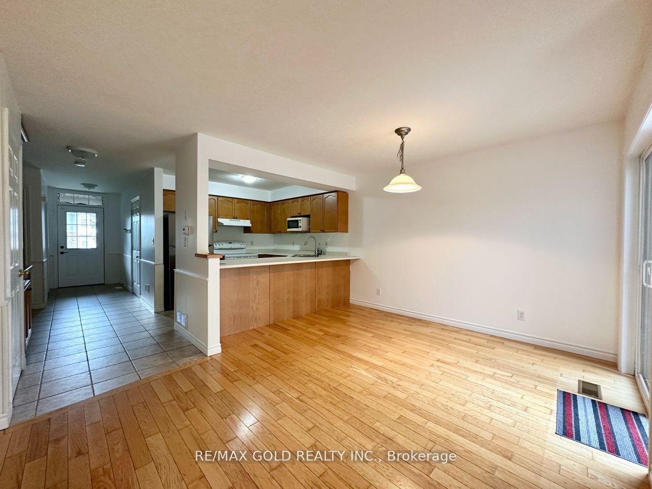 Photo 5 of 509 Mariner Drive, Waterloo — HOMEH