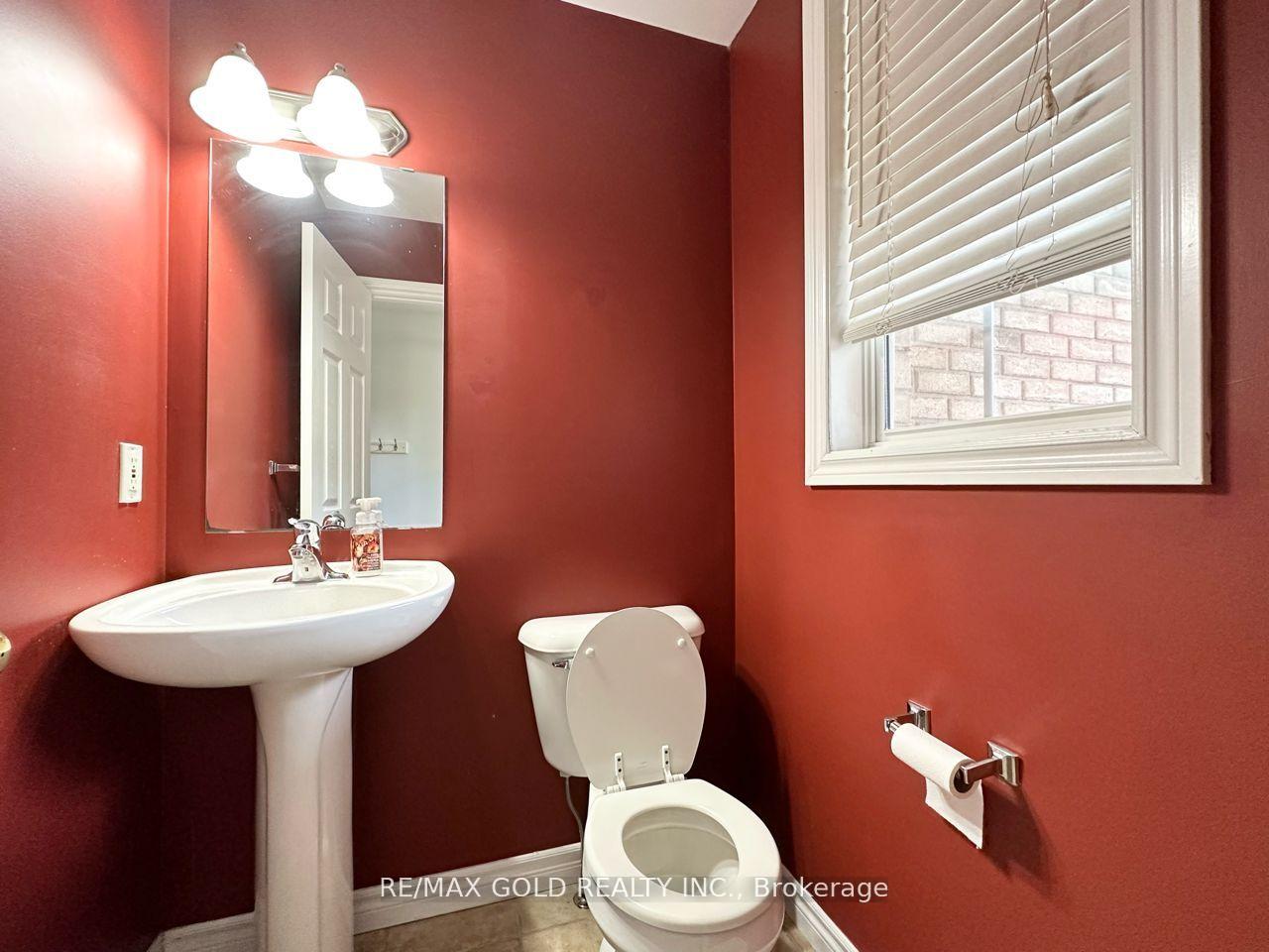 Photo 13 of 509 Mariner Drive, Waterloo — HOMEH