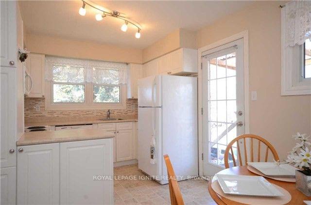 Photo 3 of 777 Ashley Court, Oshawa, Centennial — HOMEH