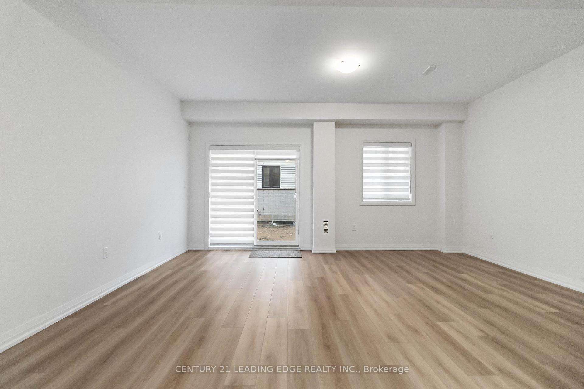Photo 5 of Unit 43, 55 Tom Brown Drive, Brant, Paris — HOMEH