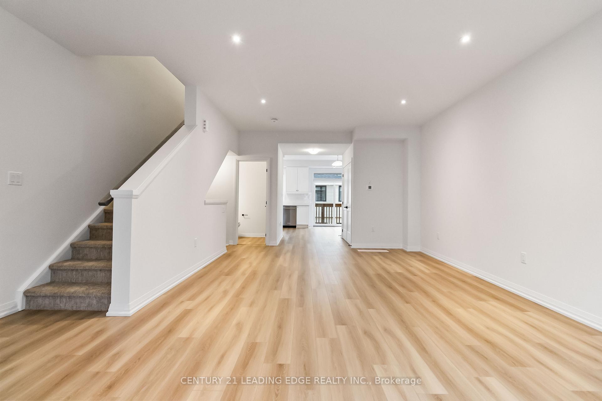 Photo 4 of Unit 43, 55 Tom Brown Drive, Brant, Paris — HOMEH