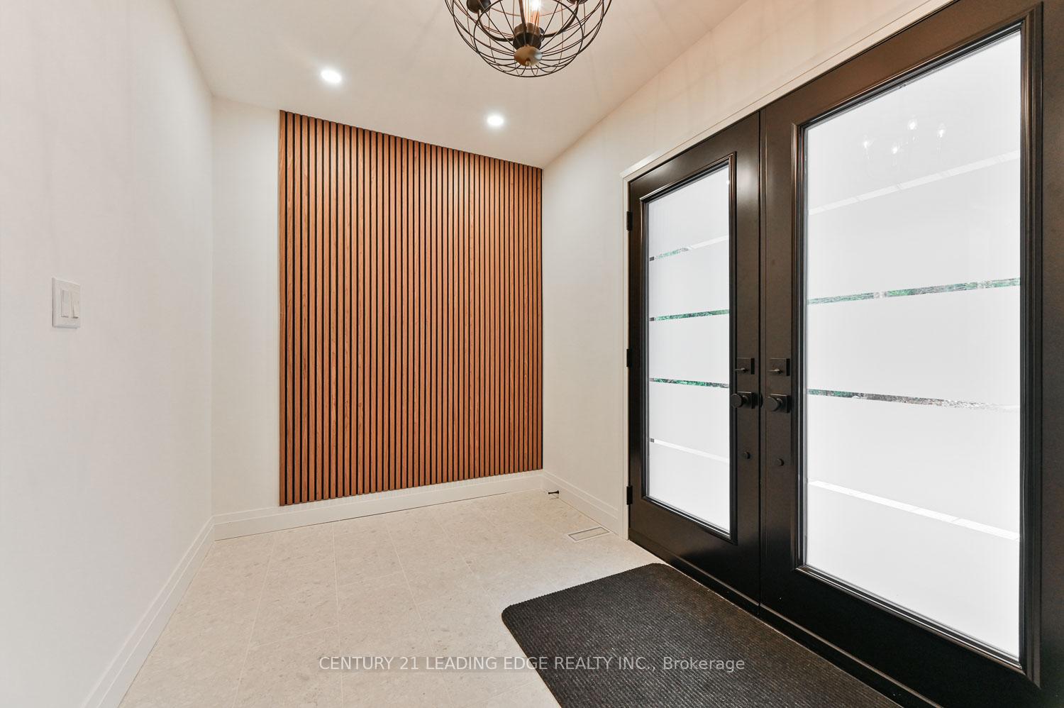 Photo 3 of 5015 Ashburn Road, Whitby, Taunton North — HOMEH