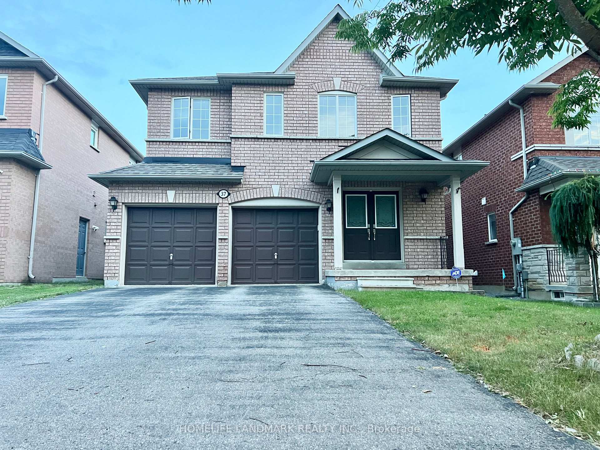 Photo 1 of 37 Westchester Crescent, Markham, Berczy — HOMEH
