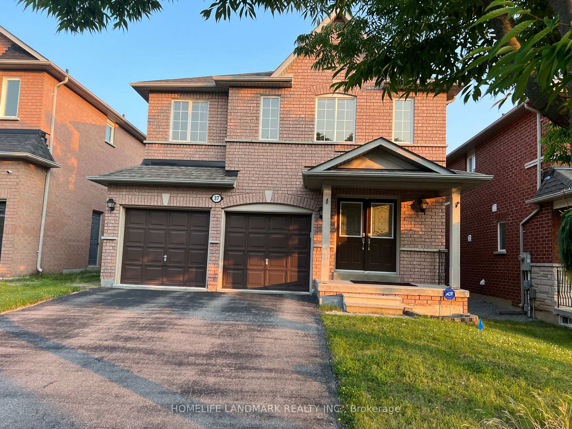 Photo 22 of 37 Westchester Crescent, Markham, Berczy — HOMEH