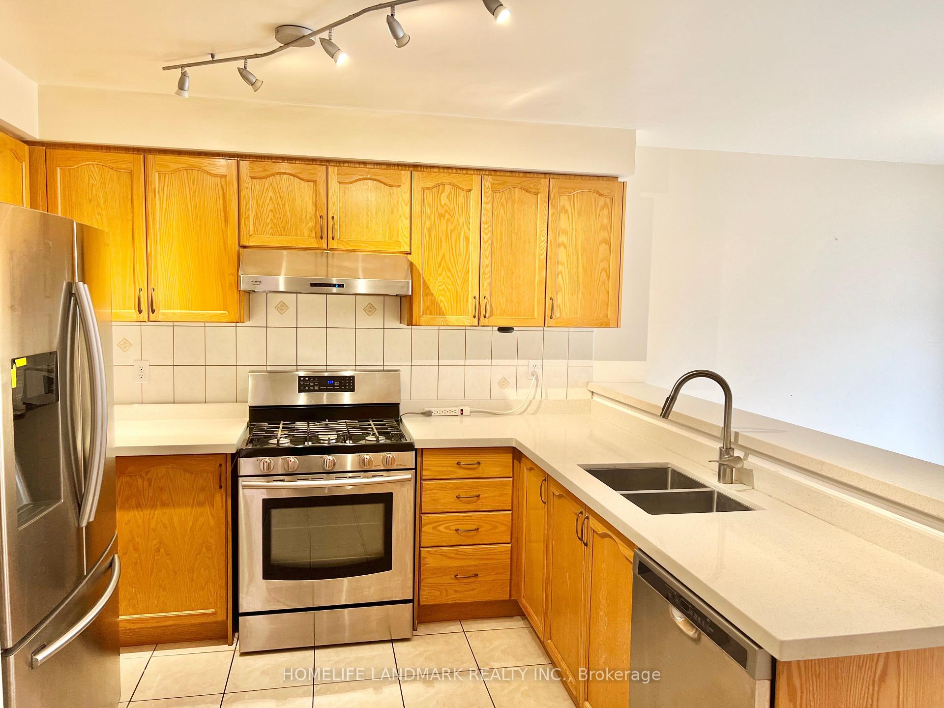 Photo 5 of 37 Westchester Crescent, Markham, Berczy — HOMEH