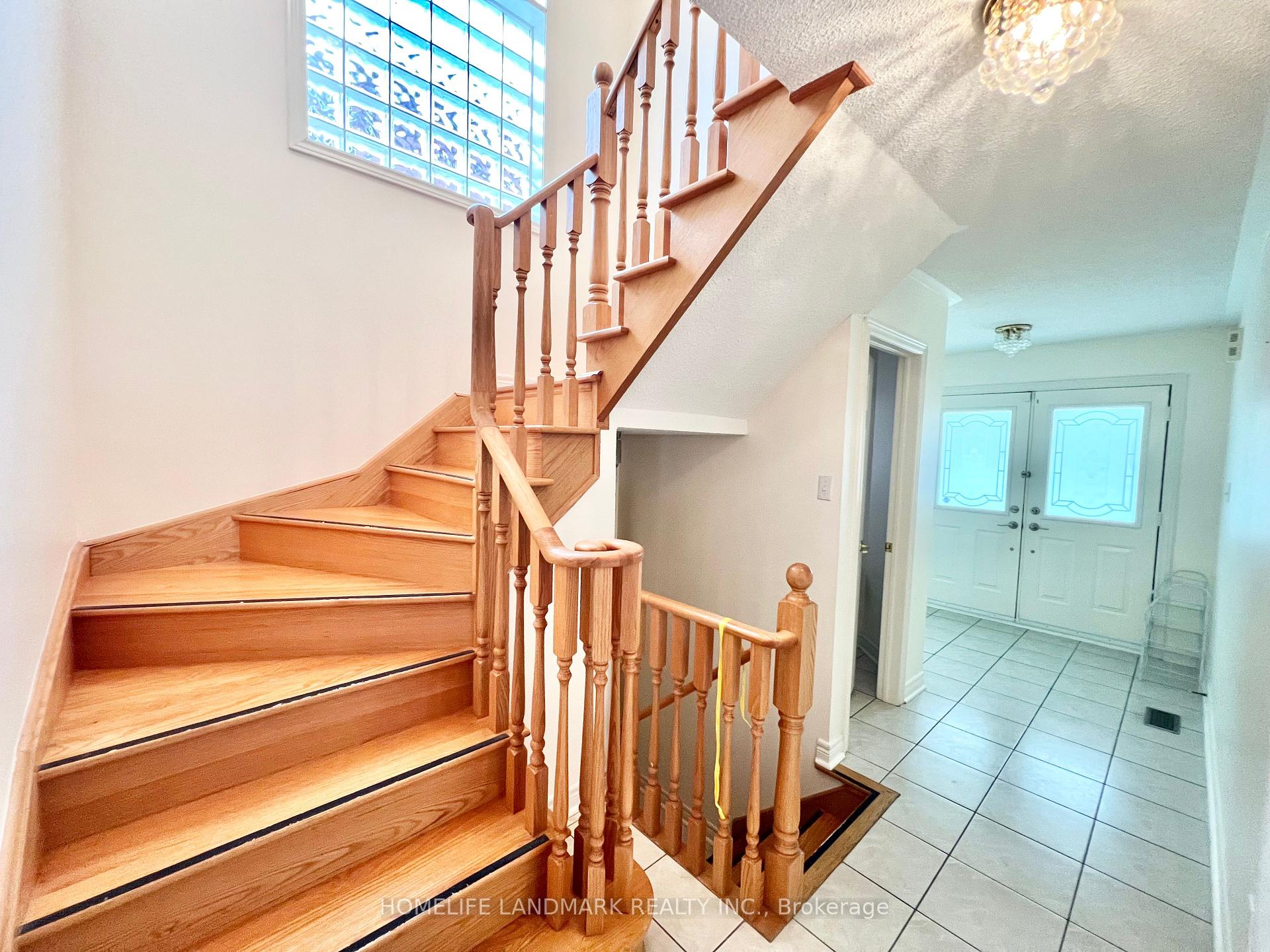 Photo 18 of 37 Westchester Crescent, Markham, Berczy — HOMEH