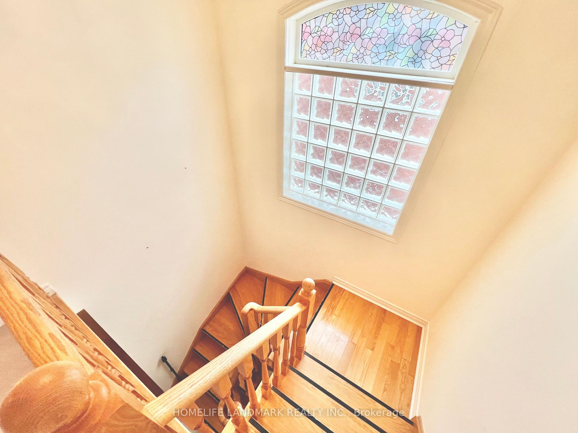 Photo 8 of 37 Westchester Crescent, Markham, Berczy — HOMEH