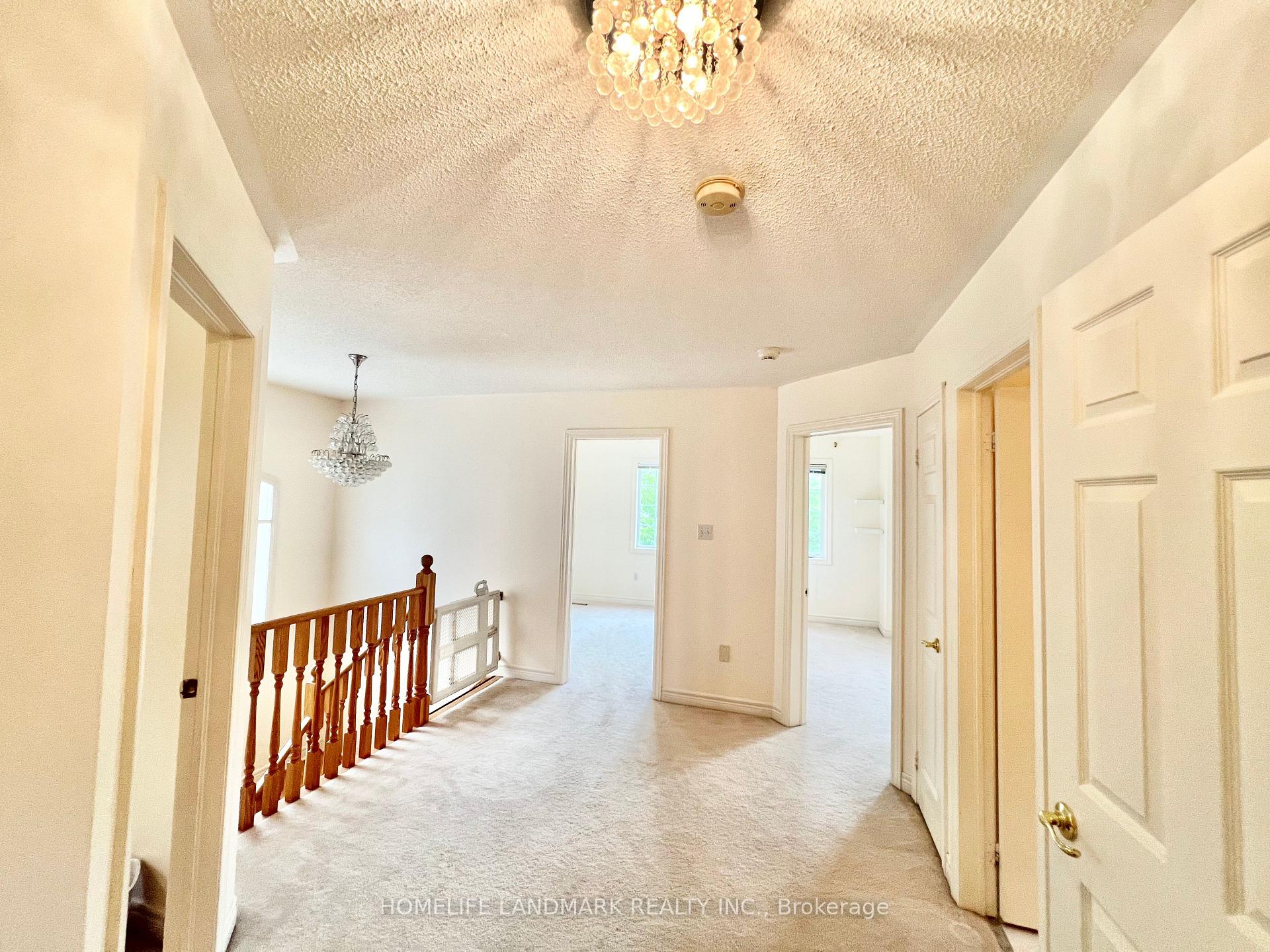 Photo 9 of 37 Westchester Crescent, Markham, Berczy — HOMEH