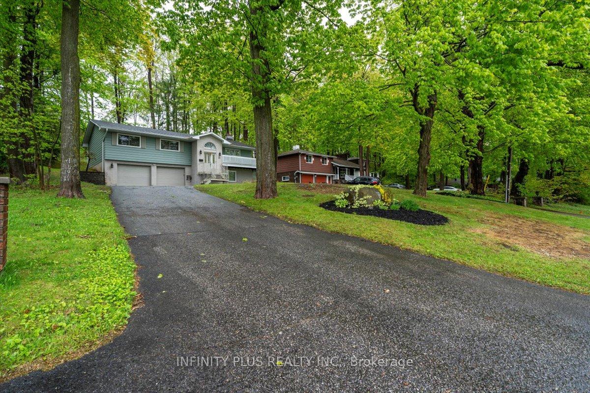 Photo 3 of 87 Little Lake Drive, Barrie, Little Lake — HOMEH