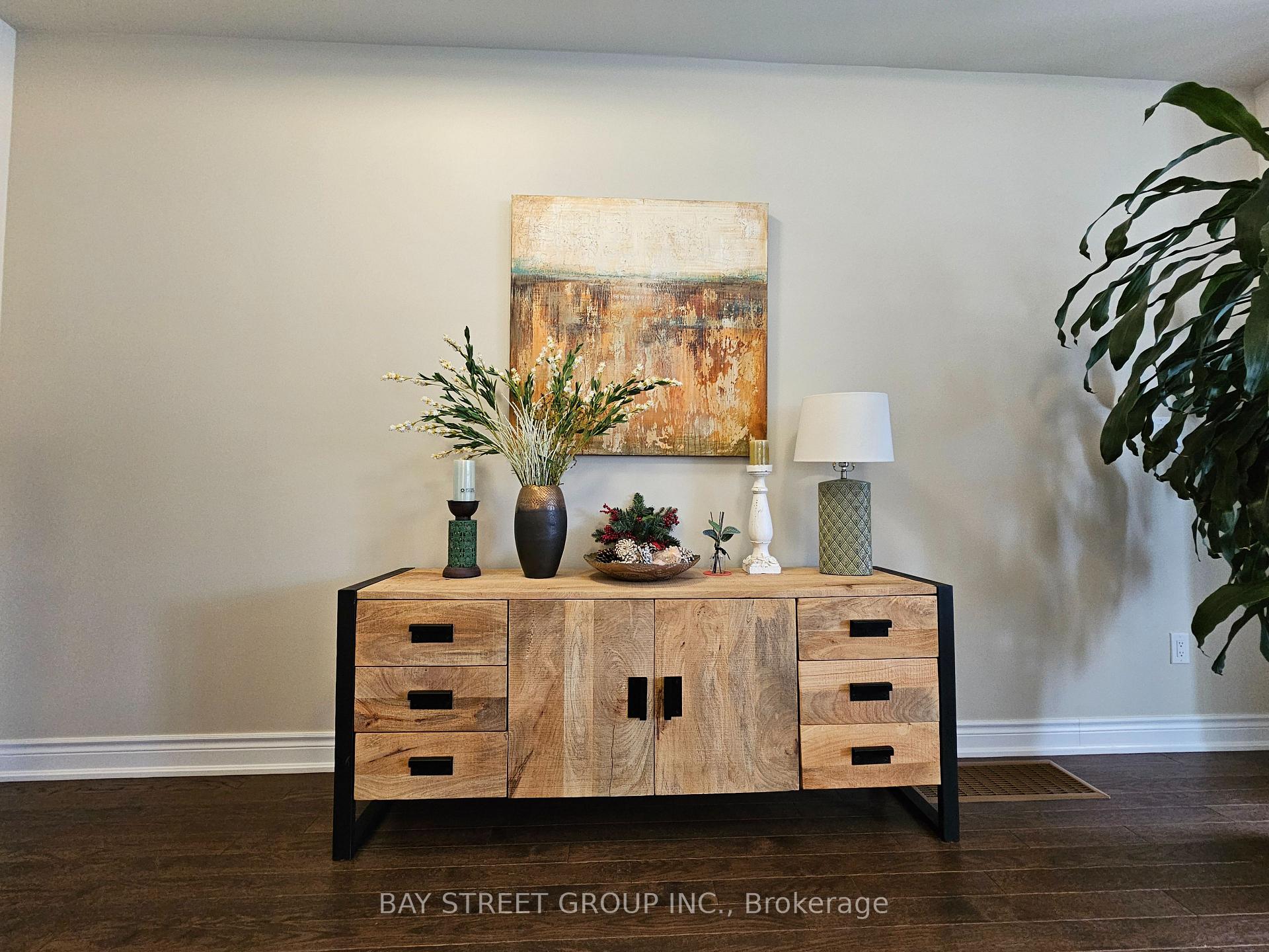 Photo 5 of 57 Yorkton Boulevard, Markham, Angus Glen — HOMEH