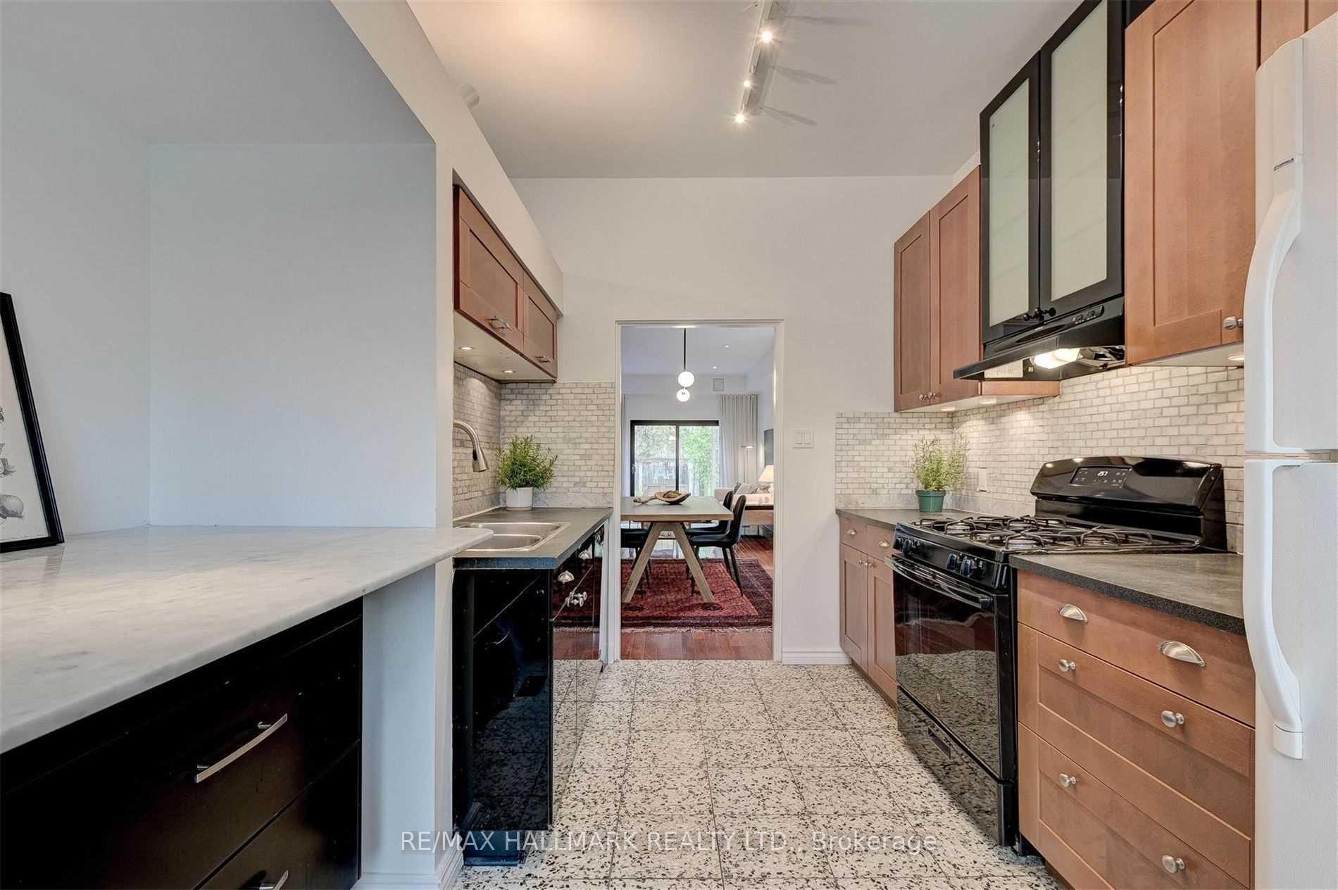 Photo 7 of 9 Harcourt Avenue, Toronto, North Riverdale — HOMEH