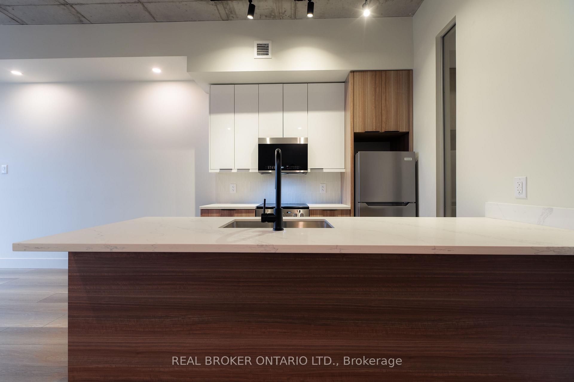 Photo 6 of Unit 404, 24 Augusta Street, Hamilton, Corktown — HOMEH