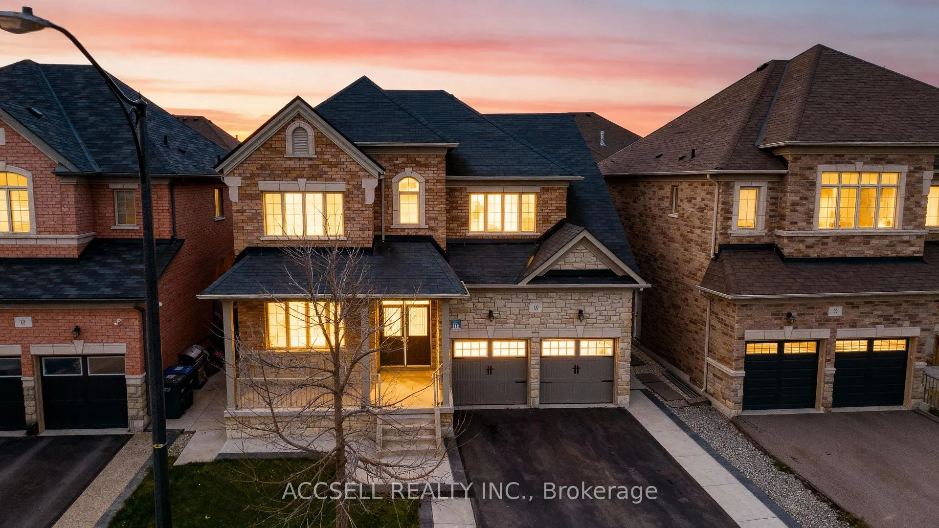 Front of 10 Dopp Crescent