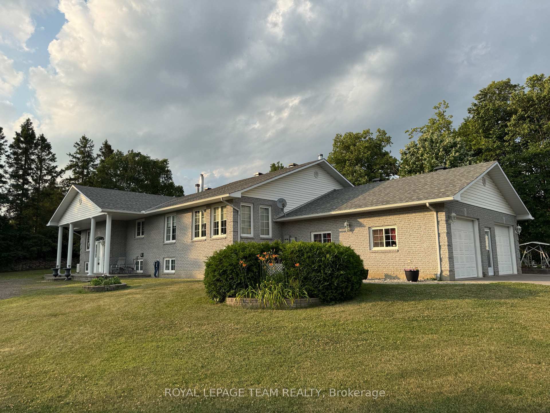 Front of 1961 Manotick Station Road