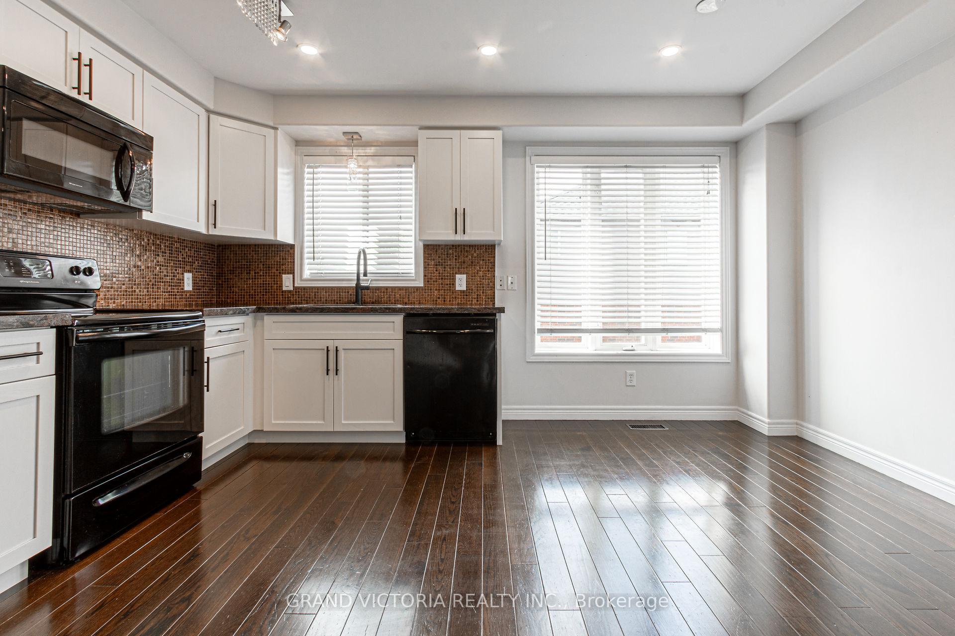Photo 11 of Unit 4, 25 Viking Drive, Hamilton, Binbrook — HOMEH
