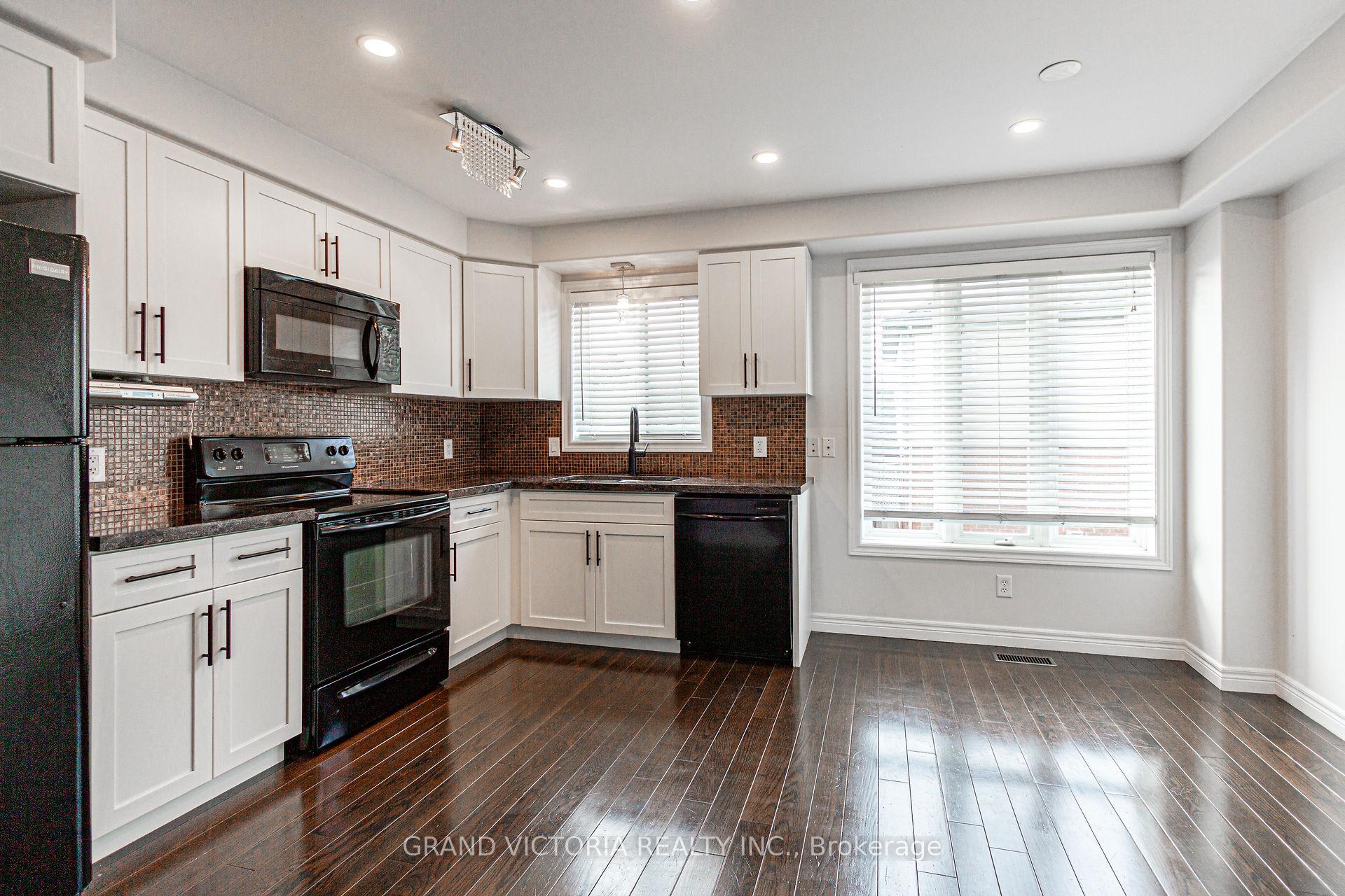 Photo 13 of Unit 4, 25 Viking Drive, Hamilton, Binbrook — HOMEH