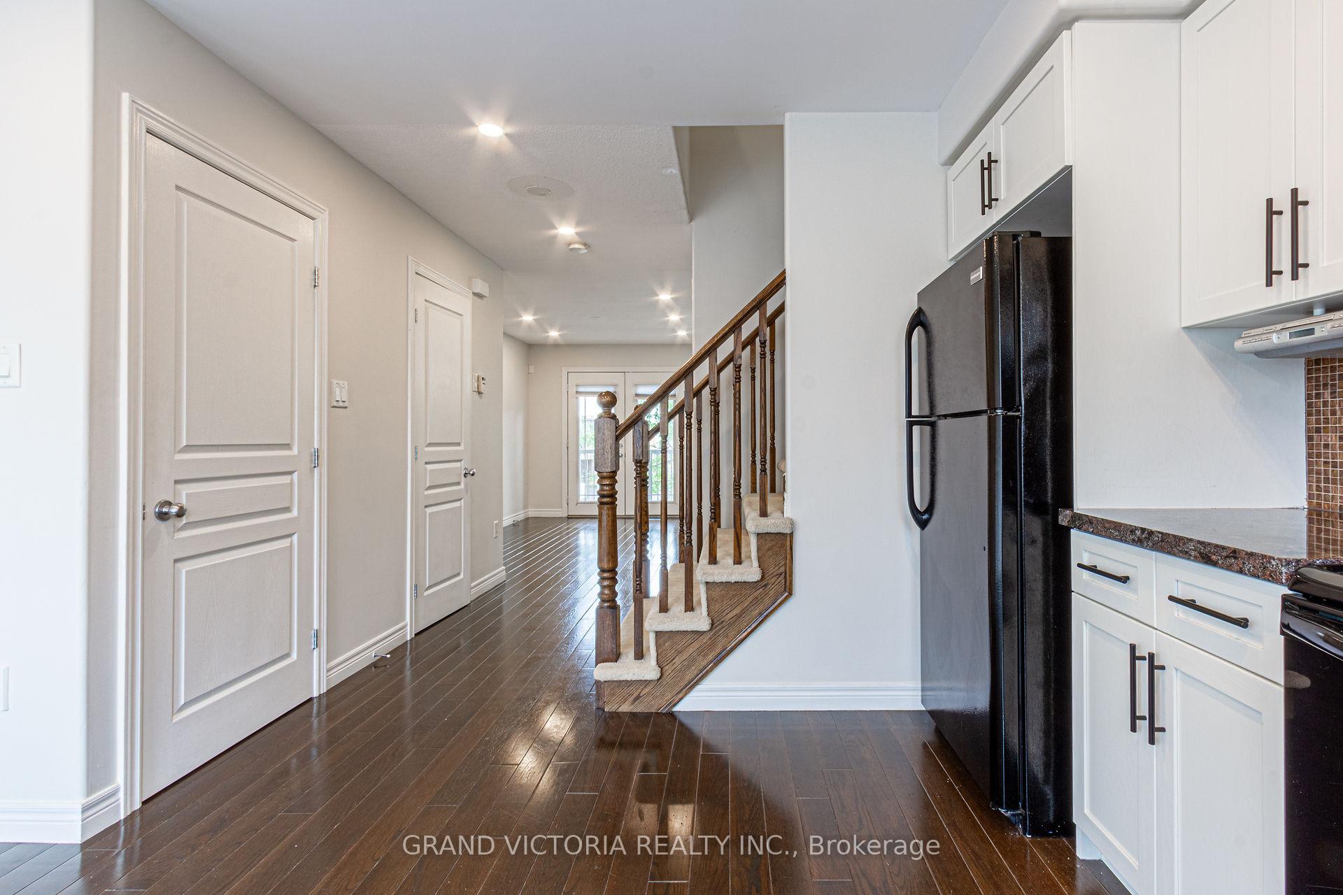 Photo 15 of Unit 4, 25 Viking Drive, Hamilton, Binbrook — HOMEH