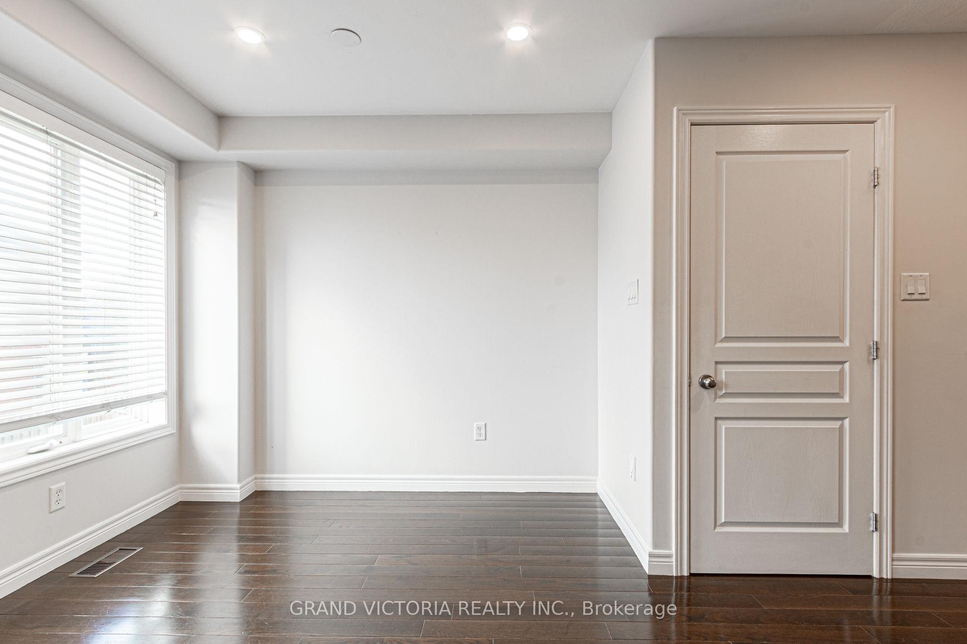Photo 17 of Unit 4, 25 Viking Drive, Hamilton, Binbrook — HOMEH