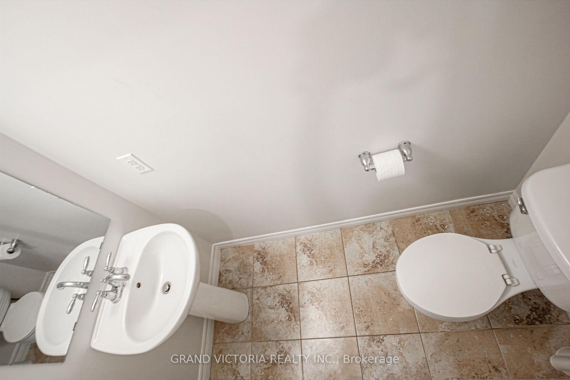 Photo 16 of Unit 4, 25 Viking Drive, Hamilton, Binbrook — HOMEH