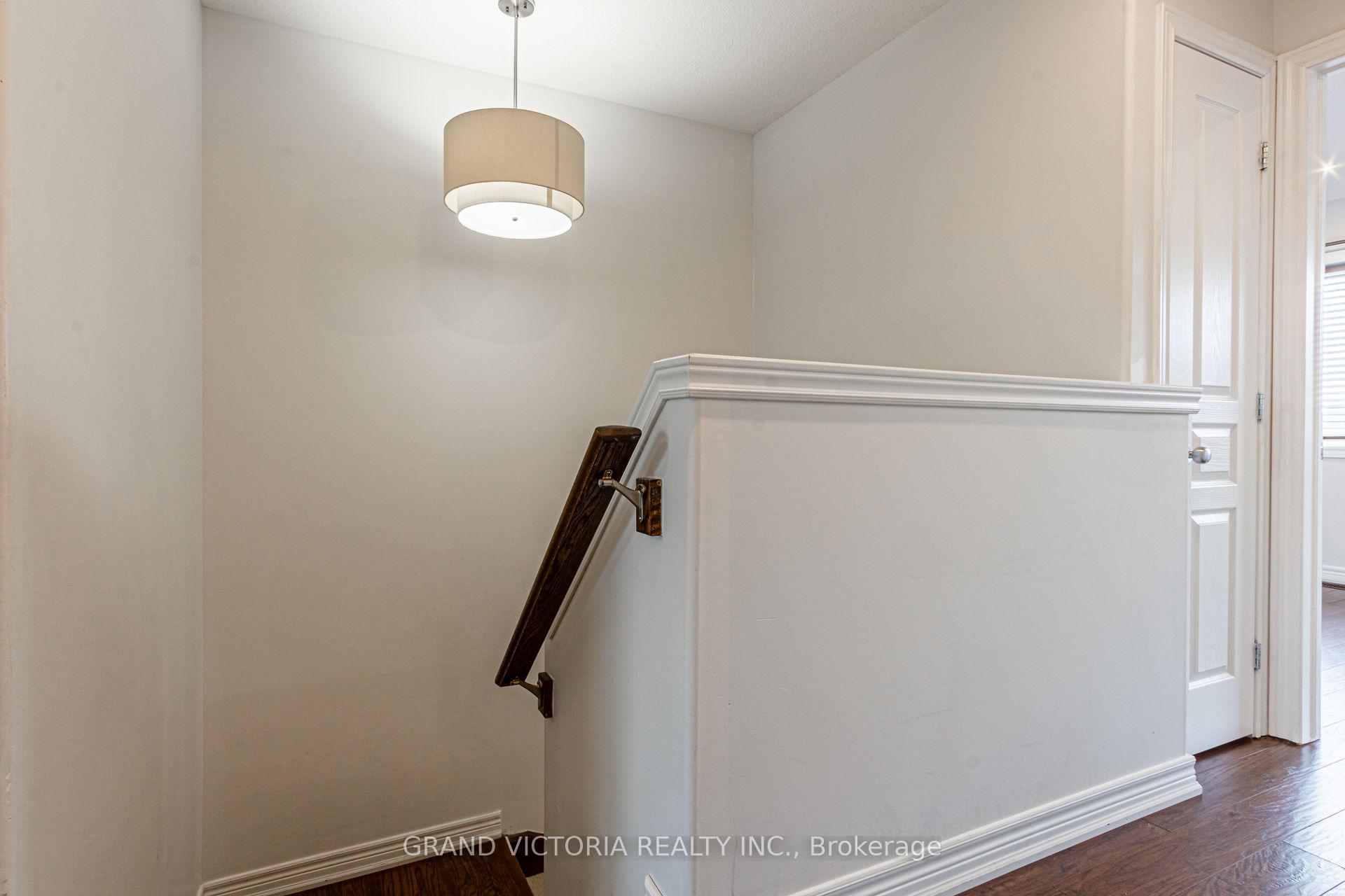 Photo 18 of Unit 4, 25 Viking Drive, Hamilton, Binbrook — HOMEH