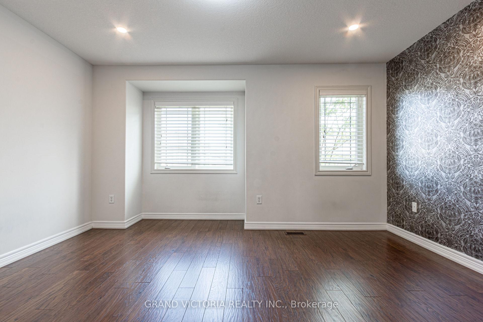 Photo 27 of Unit 4, 25 Viking Drive, Hamilton, Binbrook — HOMEH