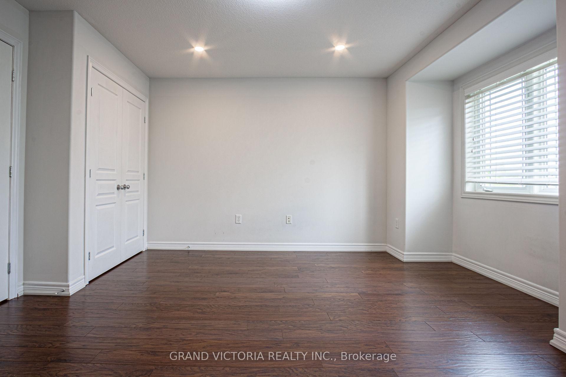 Photo 23 of Unit 4, 25 Viking Drive, Hamilton, Binbrook — HOMEH