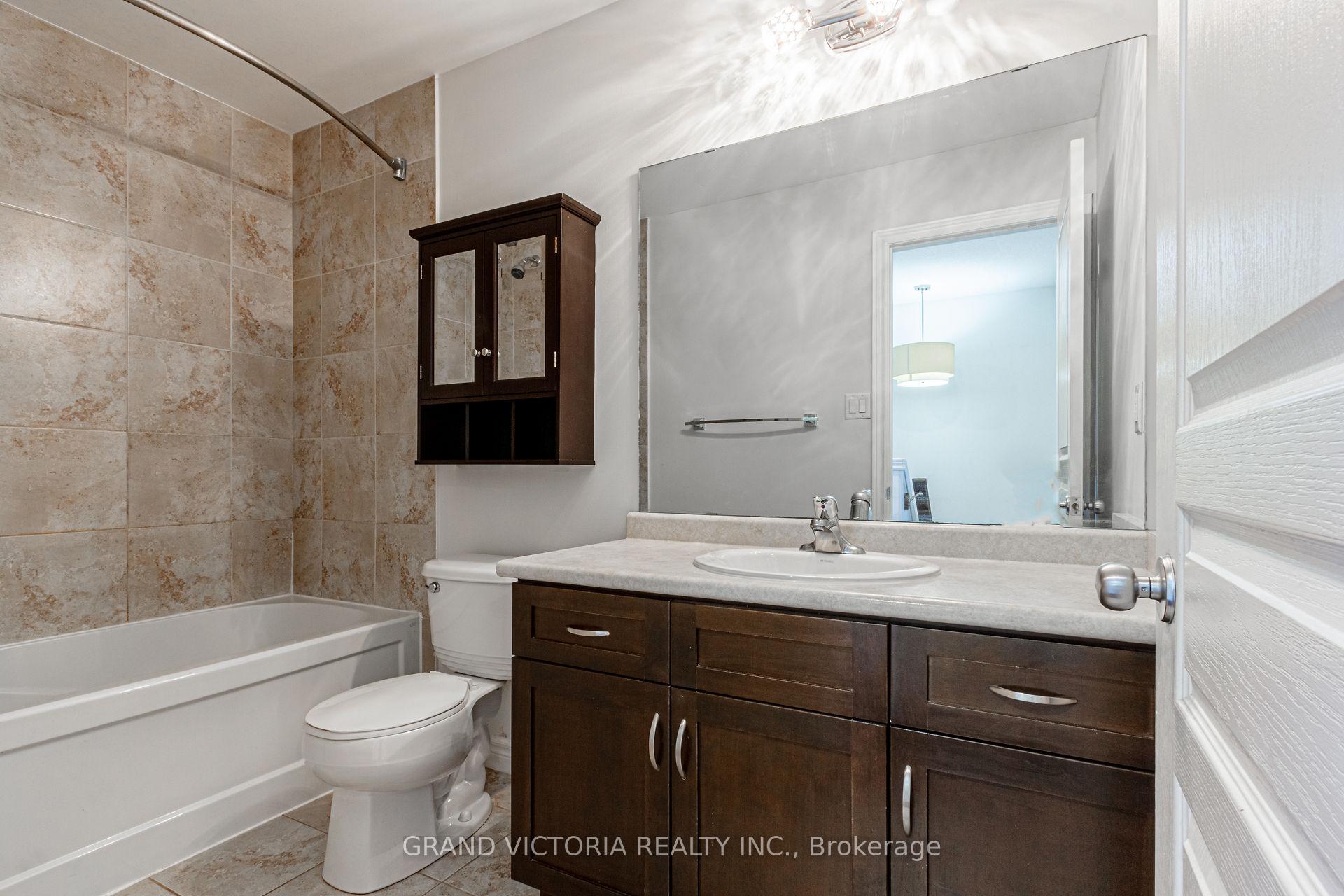 Photo 34 of Unit 4, 25 Viking Drive, Hamilton, Binbrook — HOMEH
