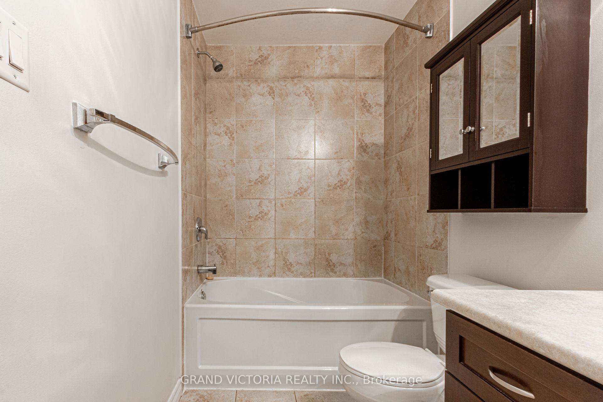 Photo 29 of Unit 4, 25 Viking Drive, Hamilton, Binbrook — HOMEH