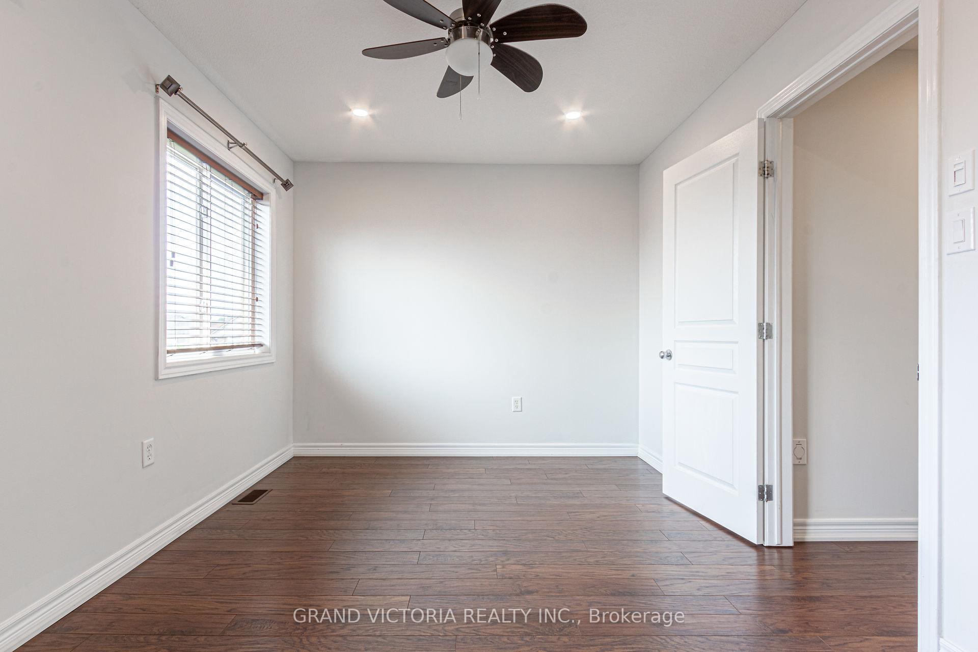 Photo 31 of Unit 4, 25 Viking Drive, Hamilton, Binbrook — HOMEH