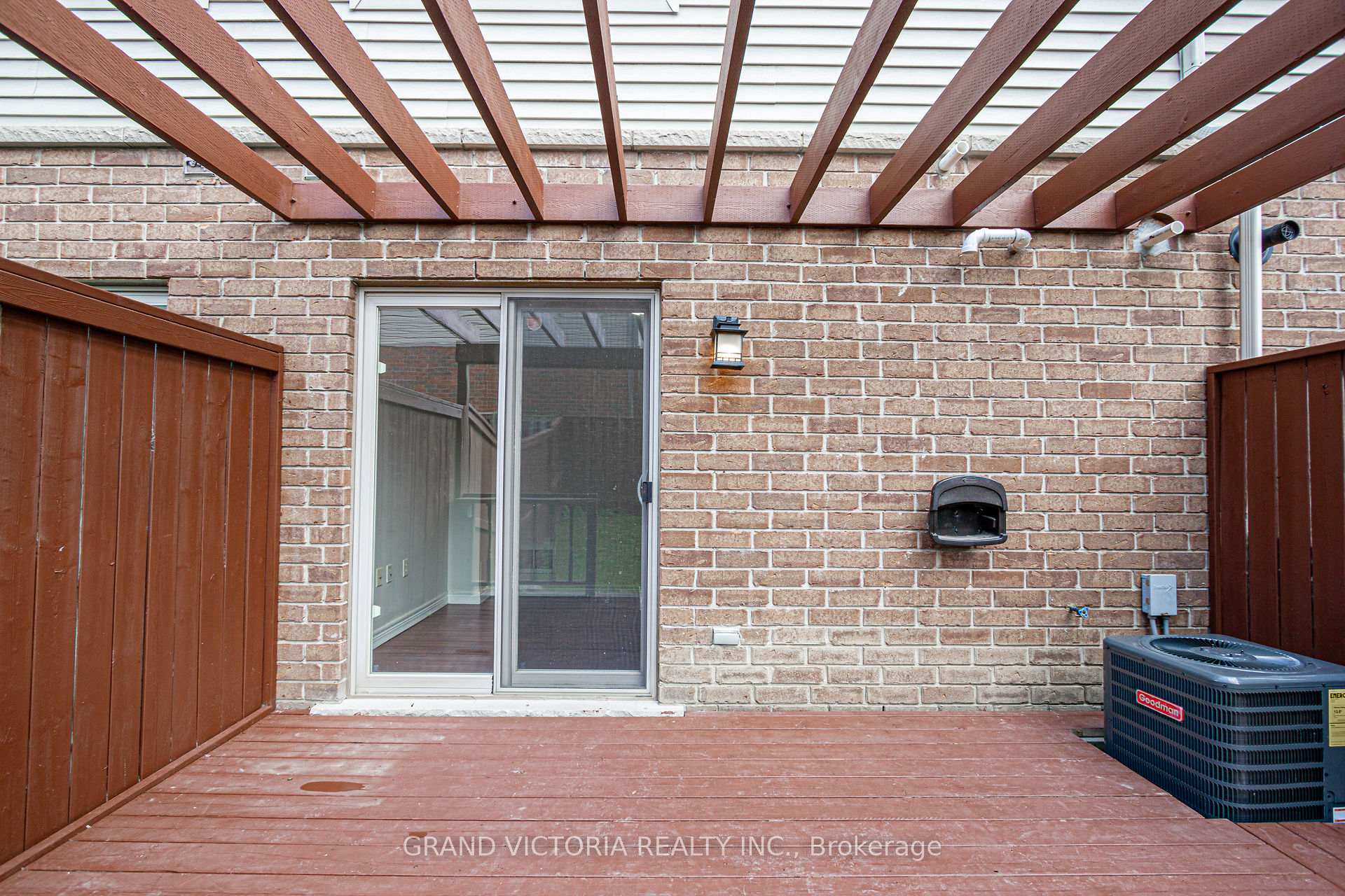 Photo 36 of Unit 4, 25 Viking Drive, Hamilton, Binbrook — HOMEH