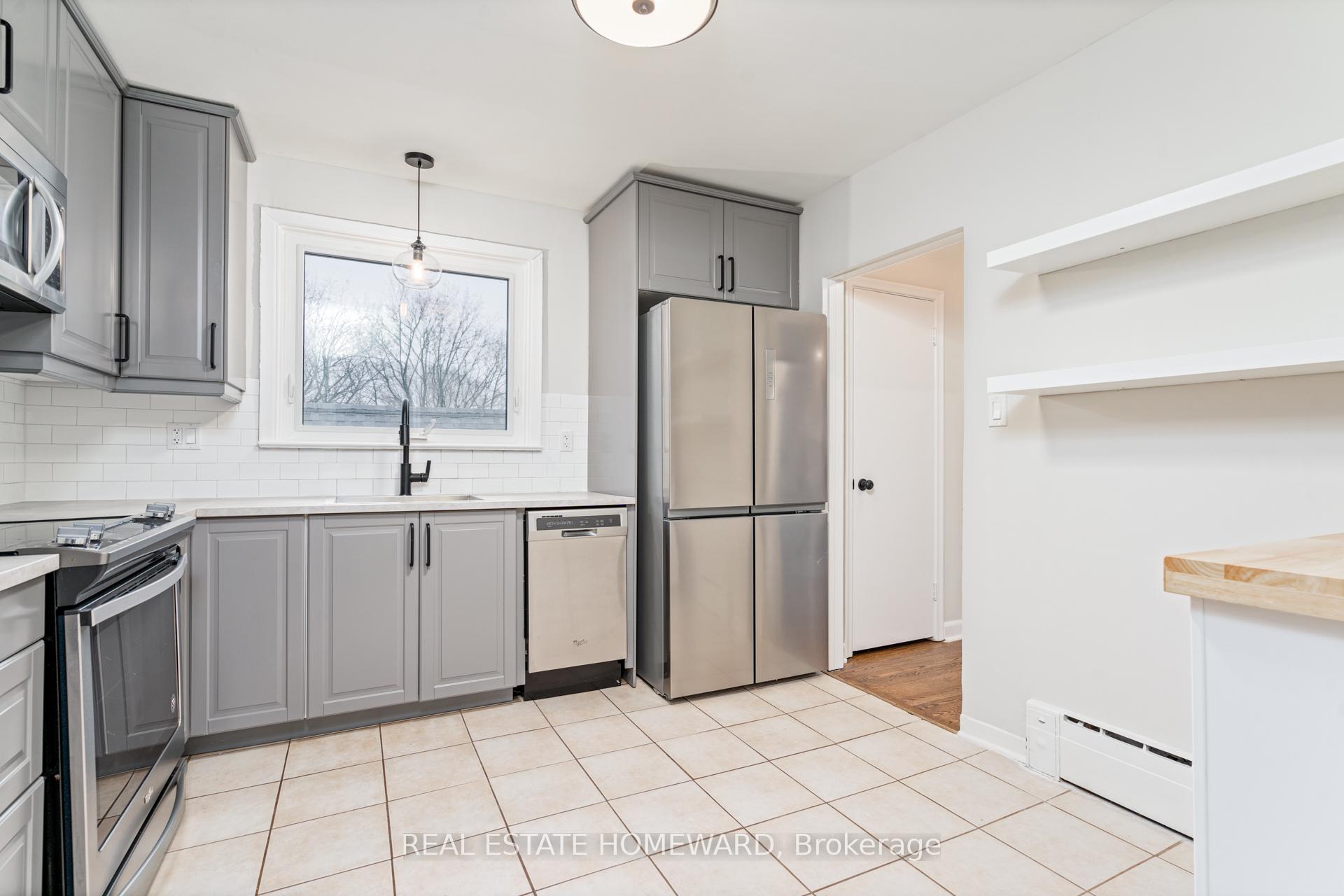 Photo 3 of Unit second, 19 Maclean Avenue, Toronto, The Beaches — HOMEH