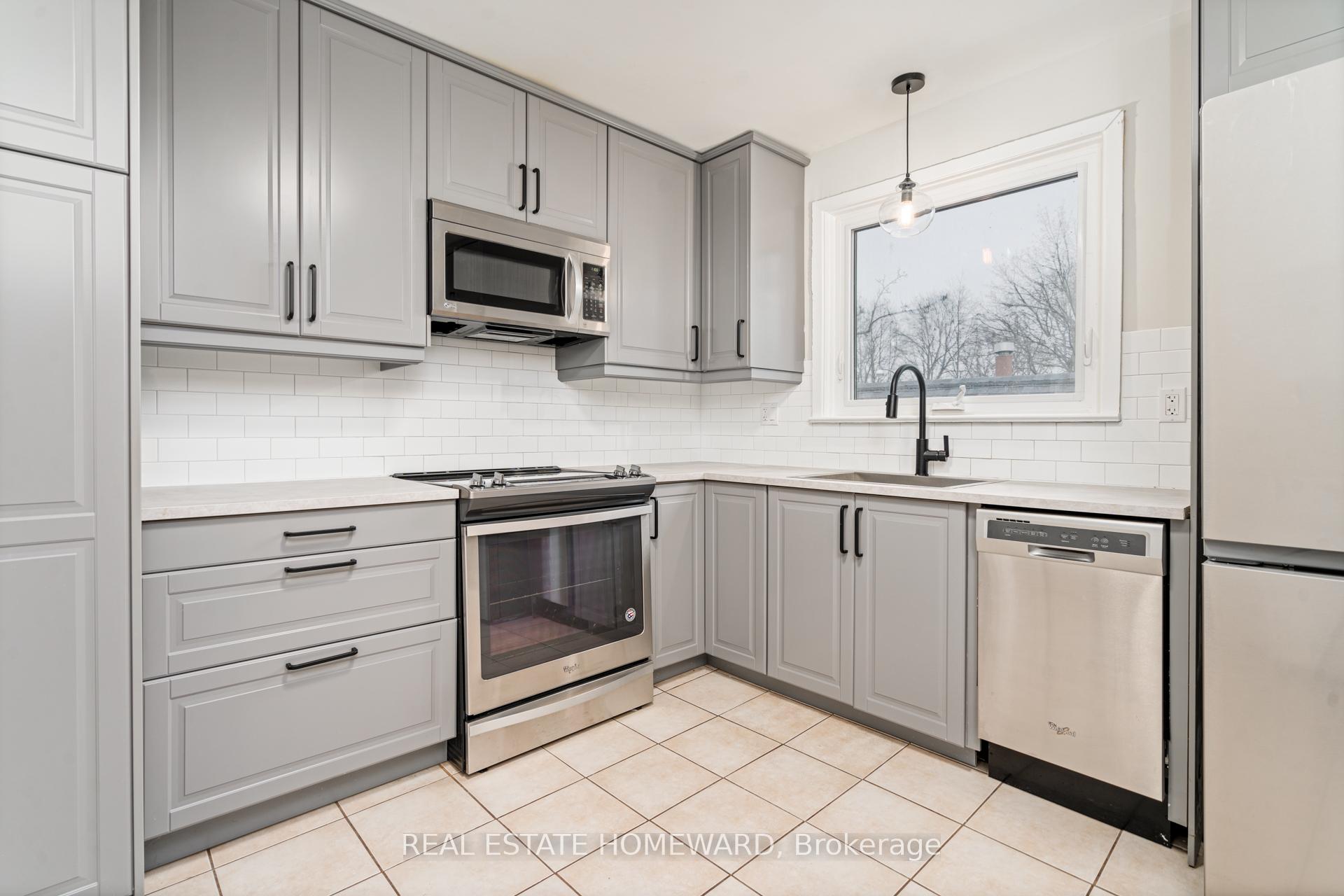Photo 5 of Unit second, 19 Maclean Avenue, Toronto, The Beaches — HOMEH