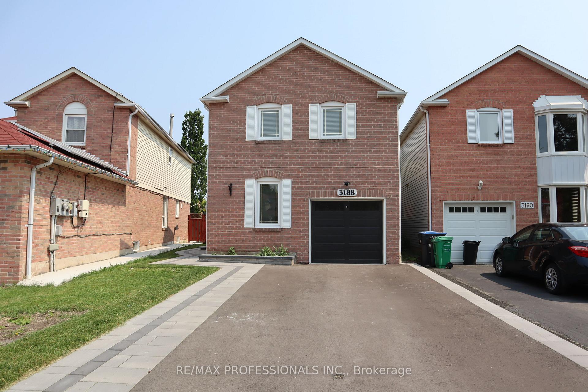 Front of Unit Lower, 3188 Cambourne Crescent