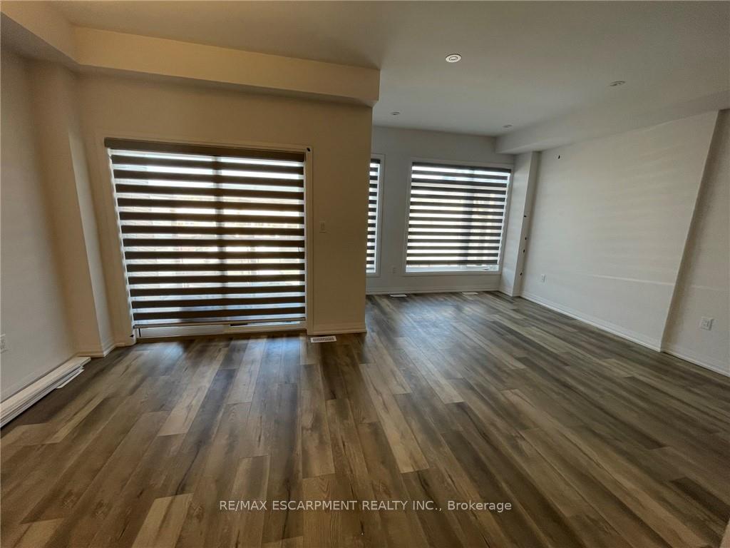 Photo 19 of Unit 106, 61 Soho Street, Hamilton, Stoney Creek — HOMEH