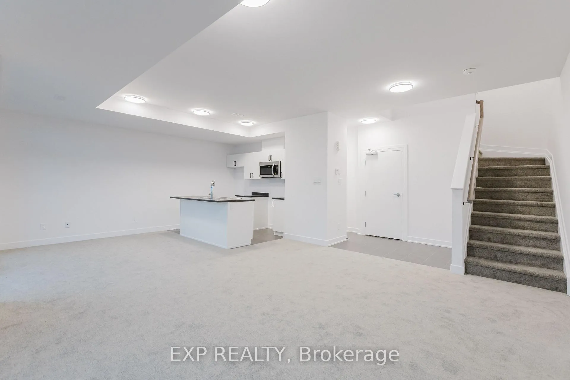 Photo 8 of 203 Silhouette Private, Ottawa, Barrhaven - Cedargrove/Fraserdale — HOMEH