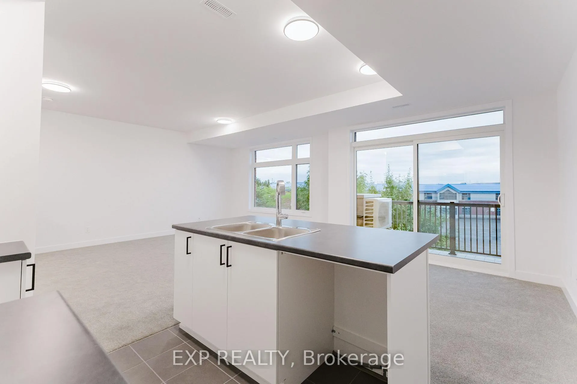 Photo 14 of 203 Silhouette Private, Ottawa, Barrhaven - Cedargrove/Fraserdale — HOMEH