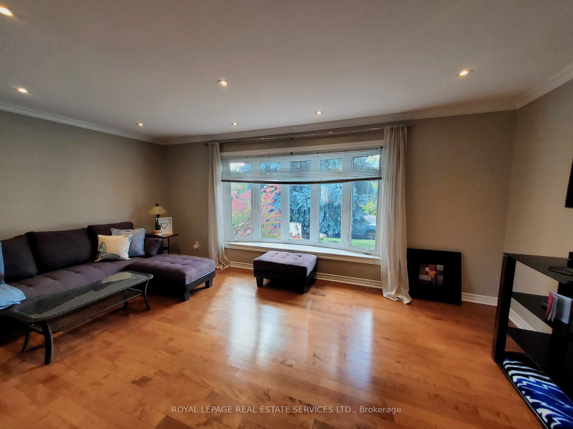 Photo 3 of 58 Mancroft Crescent, Brampton, Central Park — HOMEH