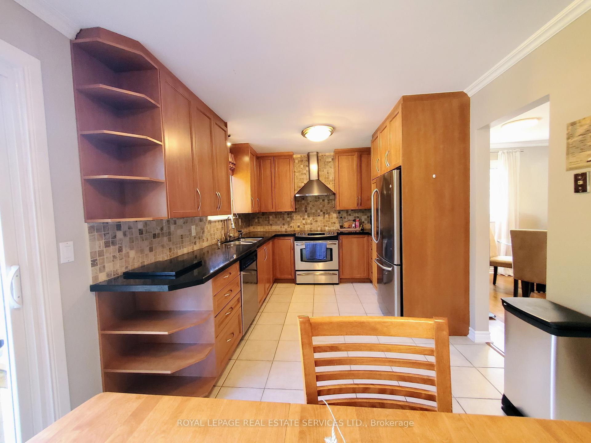 Photo 4 of 58 Mancroft Crescent, Brampton, Central Park — HOMEH