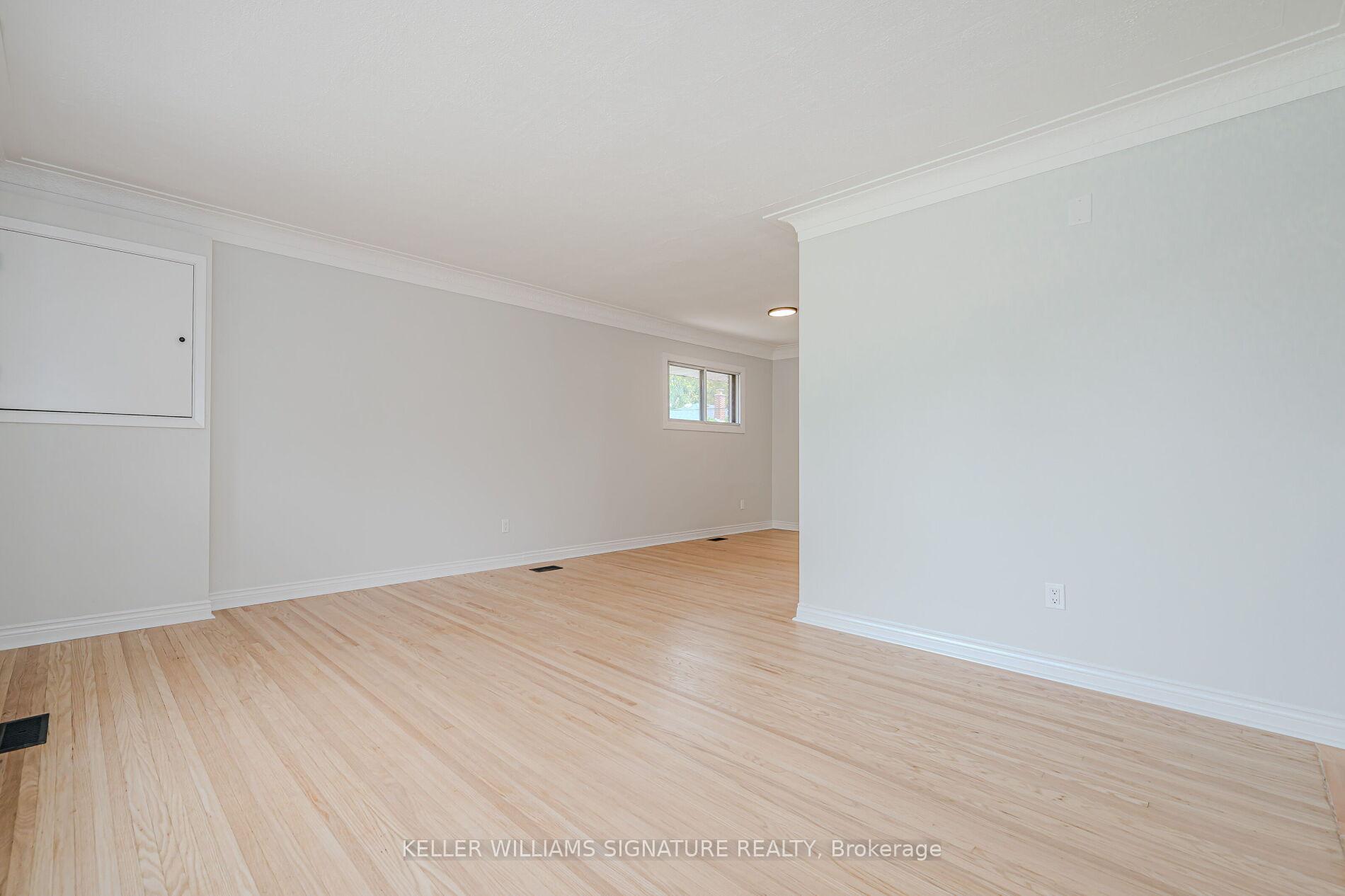 Photo 4 of Unit Main, 38 Endfield Avenue, Hamilton, Huntington — HOMEH